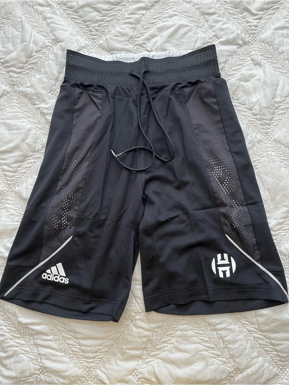 Adidas Boys Black Athletic Basketball Shorts 
Size Small